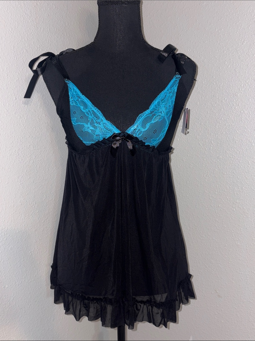 Hot Kiss Women’s Babydoll Stretch Negligee Black Blue Size SM matching thong.NWT